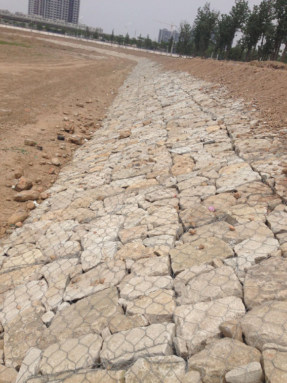 吉林松原過(guò)水土壩坡腳及河床防護(hù)工程 吉林松原過(guò)水土壩坡腳及河床防護(hù)工程